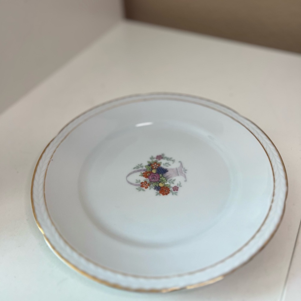 Vintage | Bavaria Porcelain Plate with Floral Basket & Gold Trim